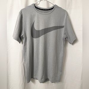Nike DryFit short sleeve tshirt | size M